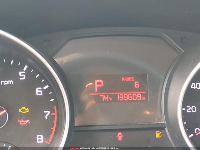 KNDMB5C17F6068363 KIA SEDONA LX