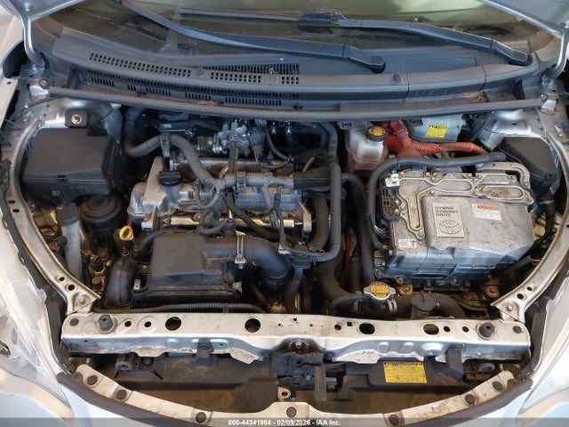 JTDKDTB30E1063154 Toyota Prius C Two