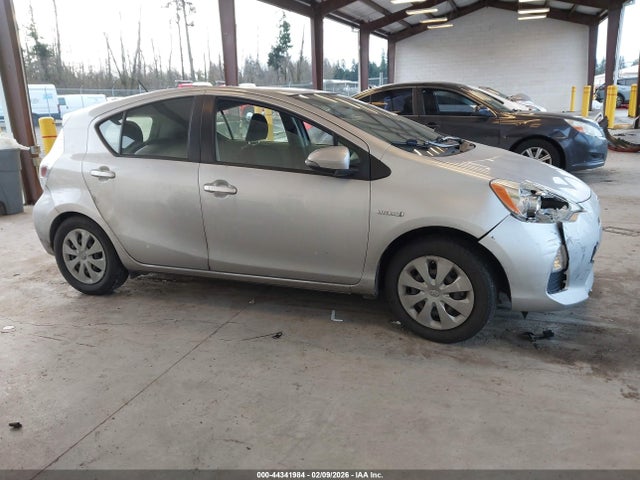 JTDKDTB30E1063154 Toyota Prius C Two