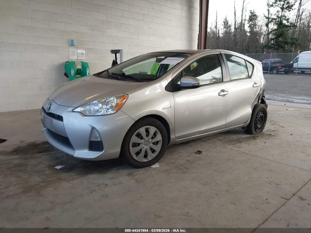 JTDKDTB30E1063154 Toyota Prius C Two