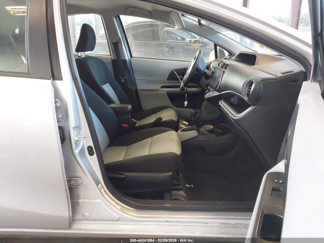 JTDKDTB30E1063154 Toyota Prius C Two