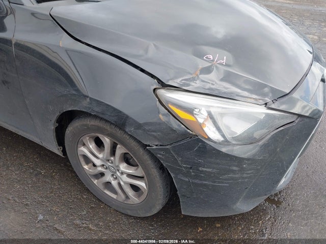 3MYDLBYV6HY172962 Toyota YARIS IA