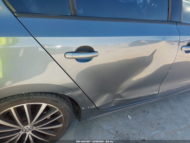 3VWD17AJ0FM211958 Volkswagen Jetta 1.8t Sport