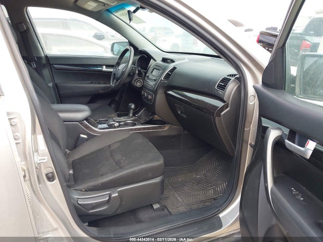 5XYKT3A62FG590368 KIA SORENTO LX