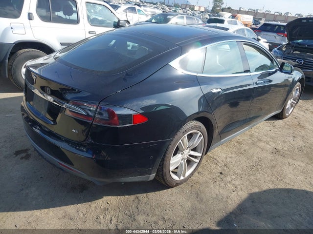 2015 TESLA MODEL S 5YJSA1H18FF096477 Photo 3