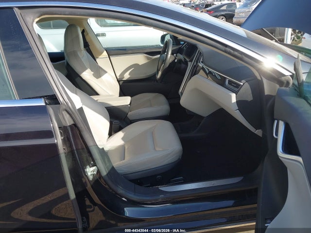 2015 TESLA MODEL S 5YJSA1H18FF096477 Photo 4