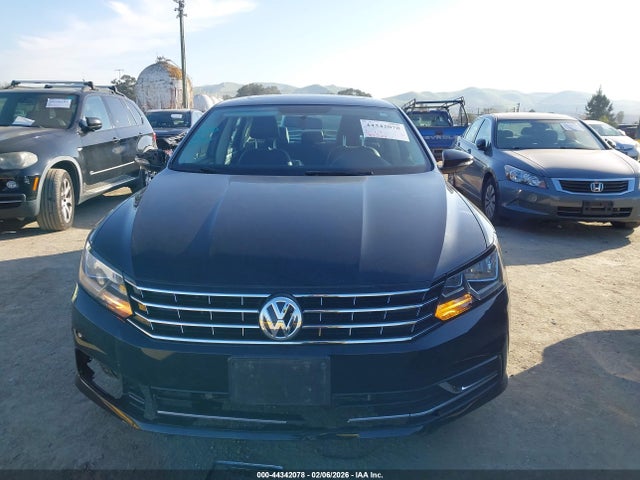 1VWLA7A3XKC002641 Volkswagen Passat 2.0t Wolfsburg Edition