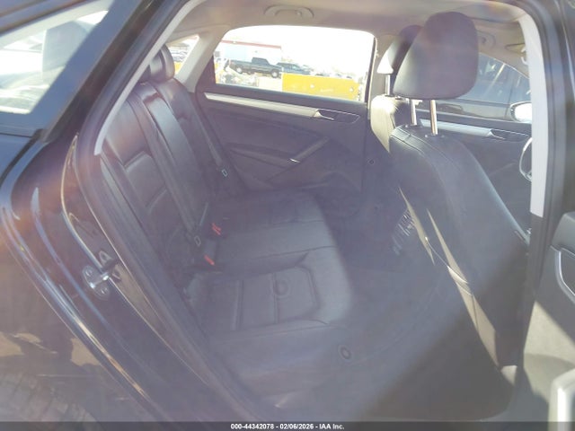 1VWLA7A3XKC002641 Volkswagen Passat 2.0t Wolfsburg Edition