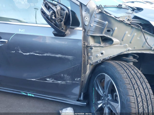 5FNRL6H81JB038397 Honda Odyssey Touring