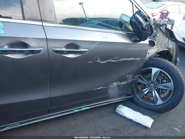 5FNRL6H81JB038397 Honda Odyssey Touring