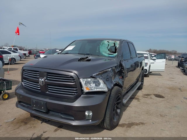 2015 RAM 1500 1C6RR7UT8FS603339 Photo 1