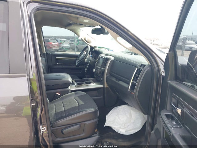 2015 RAM 1500 1C6RR7UT8FS603339 Photo 4