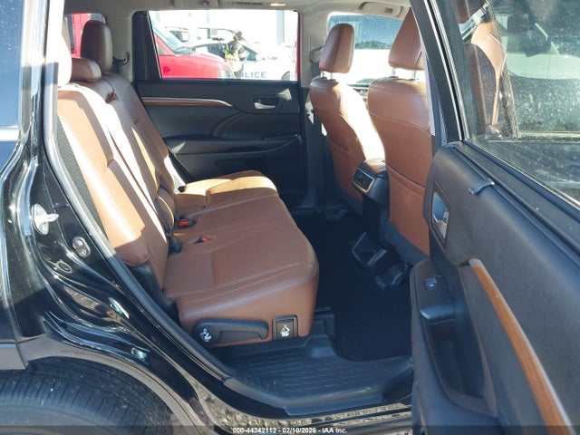 Toyota Highlander Limited 2017 5TDDZRFH6HS429032 Image 18