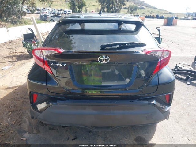 Toyota C-HR XLE 2018 JTNKHMBX2J1005209 Image 17