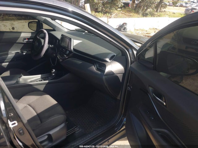 Toyota C-HR XLE 2018 JTNKHMBX2J1005209 Image 5
