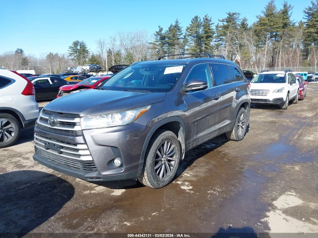 5TDJZRFH7JS556395 Toyota Highlander Xle
