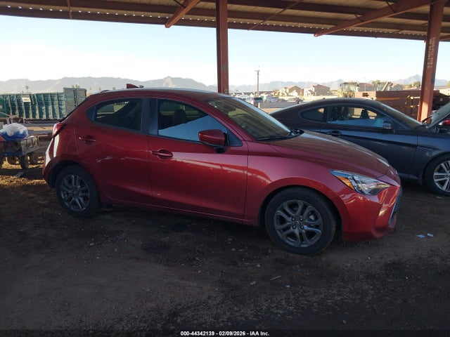 3MYDLBJV3LY706812 Toyota YARIS LE