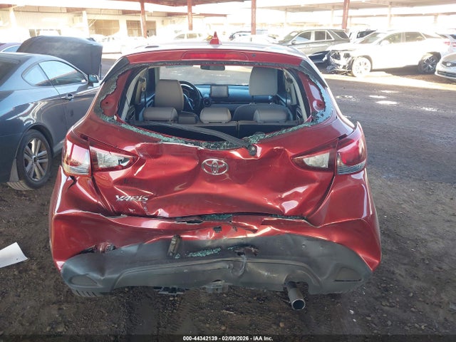 3MYDLBJV3LY706812 Toyota YARIS LE