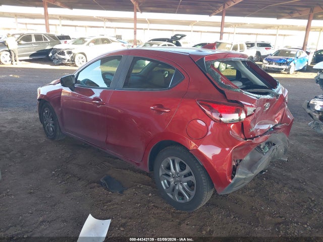 3MYDLBJV3LY706812 Toyota YARIS LE