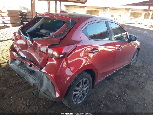 3MYDLBJV3LY706812 Toyota YARIS LE