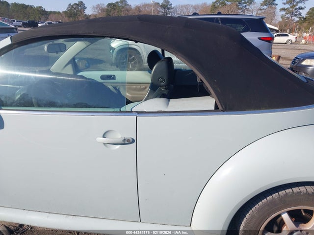 44342176 :رقم المزاد ، 3VWBM31YX4M336810 vin ، 2004 Volkswagen New Beetle Gl مزاد بيع