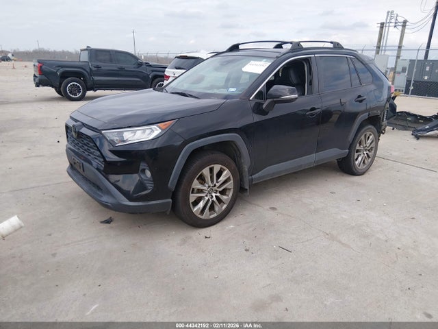 Toyota Rav4 Xle Premium 2019 2T3C1RFV7KC011417 Image 2