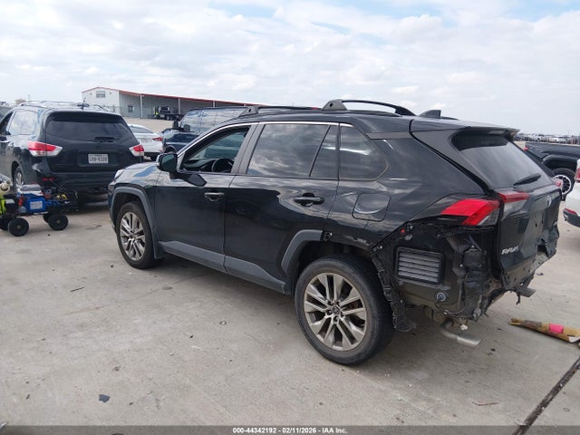 Toyota Rav4 Xle Premium 2019 2T3C1RFV7KC011417 Image 3