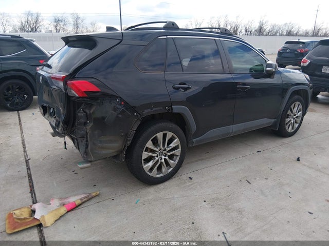 Toyota Rav4 Xle Premium 2019 2T3C1RFV7KC011417 Image 4