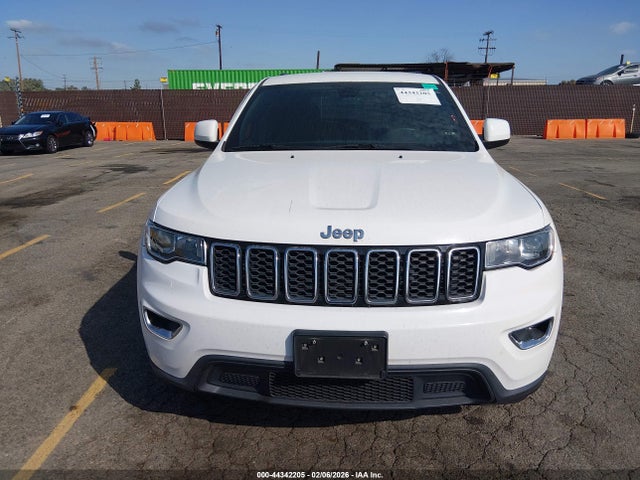 1C4RJEAG3HC671928 Jeep Grand Cherokee Laredo 4x2