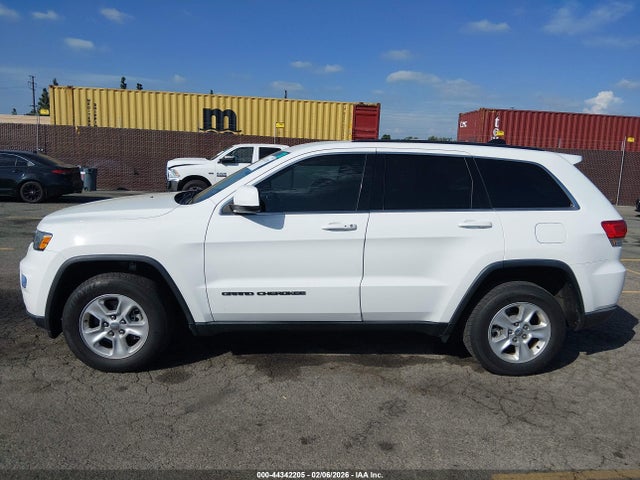 1C4RJEAG3HC671928 Jeep Grand Cherokee Laredo 4x2