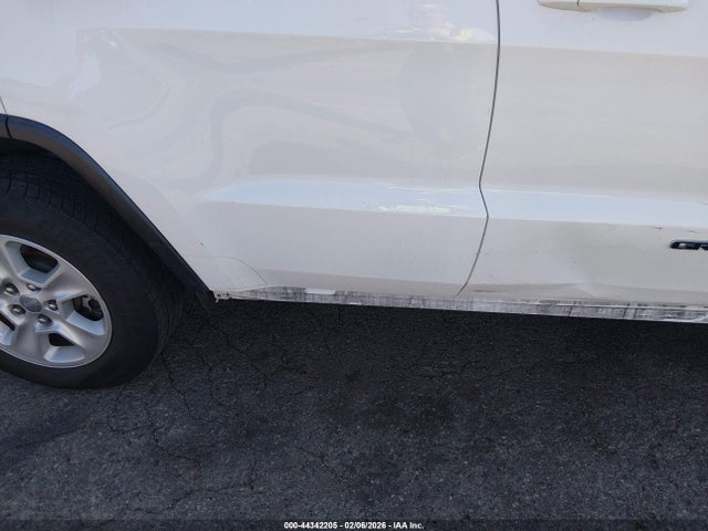 1C4RJEAG3HC671928 Jeep Grand Cherokee Laredo 4x2