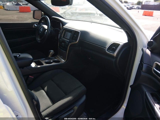 1C4RJEAG3HC671928 Jeep Grand Cherokee Laredo 4x2