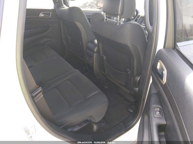 1C4RJEAG3HC671928 Jeep Grand Cherokee Laredo 4x2