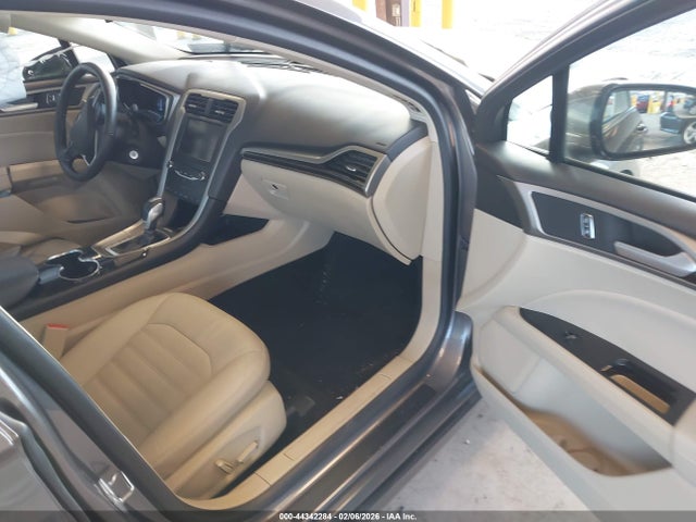 3FA6P0HDXER212091 Ford FUSION SE