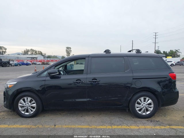 KIA SEDONA LX 2018 KNDMB5C19J6380435 Image 19
