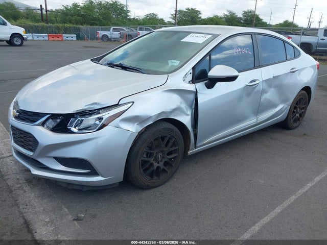 Chevrolet Cruze Ls Auto 2018 1G1BC5SM6J7193642 Image 2