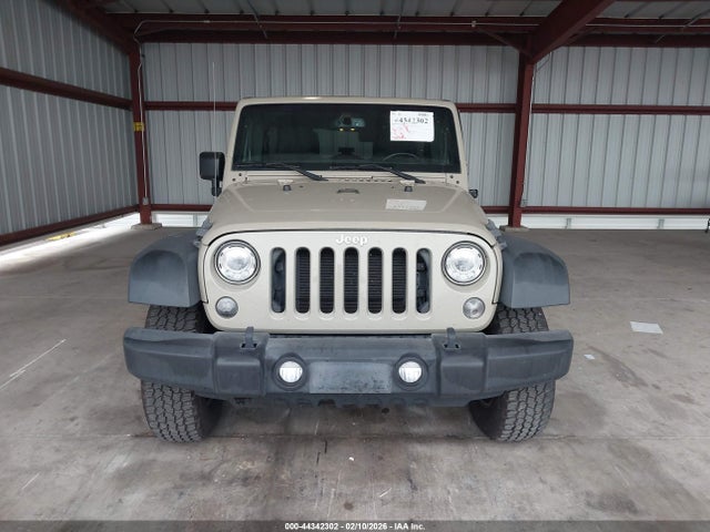 1C4BJWDG7HL686323 Jeep Wrangler Unlimited Sport 4x4