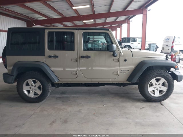1C4BJWDG7HL686323 Jeep Wrangler Unlimited Sport 4x4