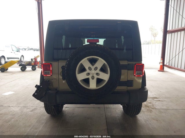 1C4BJWDG7HL686323 Jeep Wrangler Unlimited Sport 4x4