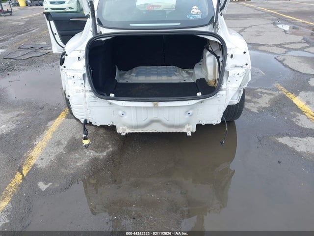 Продажа на аукционе авто 2021 Tesla Model 3 Standard Range Plus Rear-wheel Drive, vin: 5YJ3E1EAXMF057030, номер лота: 44342323