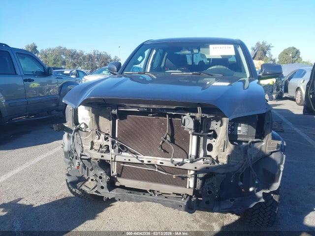 5TFAX5GN2HX075011 Toyota Tacoma Sr5