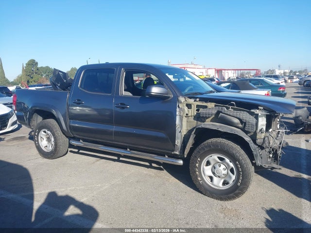 5TFAX5GN2HX075011 Toyota Tacoma Sr5