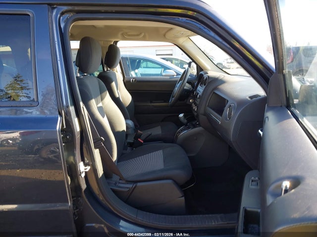 1C4NJRBBXFD188839 Jeep Patriot Altitude Edition