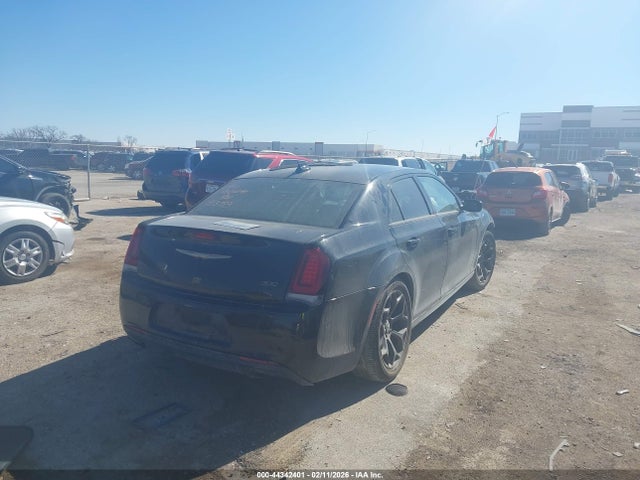 44342401 :رقم المزاد ، 2C3CCABG6HH553753 vin ، 2017 Chrysler 300 300s Alloy Edition مزاد بيع