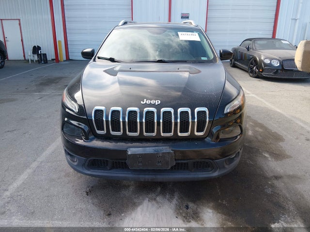 1C4PJLCS3EW123533 Jeep Cherokee Latitude