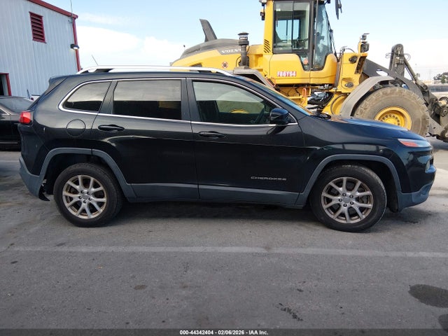 1C4PJLCS3EW123533 Jeep Cherokee Latitude