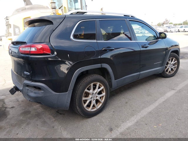 1C4PJLCS3EW123533 Jeep Cherokee Latitude