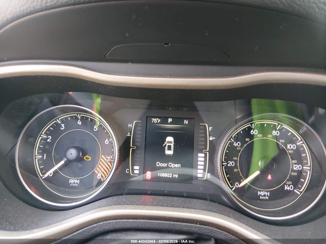 1C4PJLCS3EW123533 Jeep Cherokee Latitude