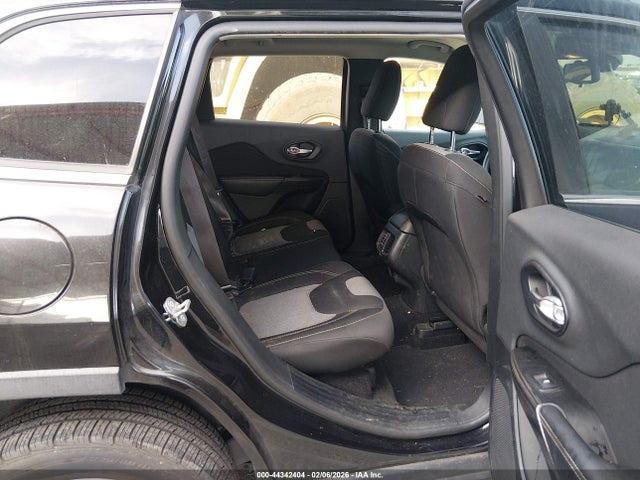 1C4PJLCS3EW123533 Jeep Cherokee Latitude
