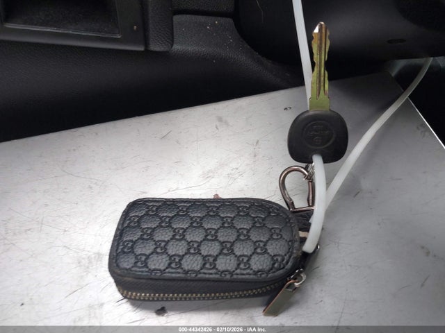 2011 CADILLAC ESCALADE ESV 1GYS4JEF7BR136246 Photo 10